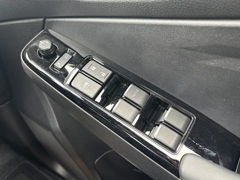 V-CROSS D/C 1.9 4dr Pickup AUTOMATIC DIESEL