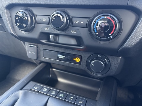 DL20 D/C 1.9 4dr Pickup MANUAL DIESEL