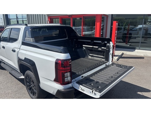 Di-D 4X4 Barbarian Dcb Pick Up 2.4 Automatic Diesel