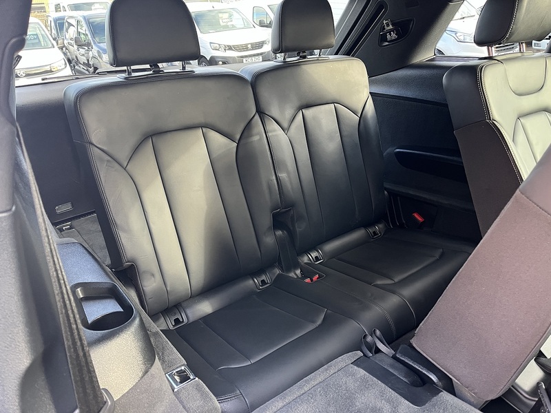 Audi 4.0 TDI V8 SUV 5dr Diesel Tiptronic quattro Euro 6 (s/s) (435 ps)