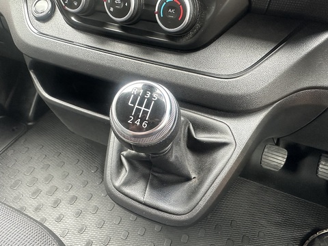 2.0 dCi Blue 30 Business+ Panel Van 5dr Diesel Manual LWB Euro 6 (s/s) (130 ps)