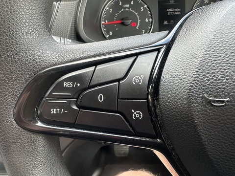 2.0 dCi Blue 30 Business+ Panel Van 5dr Diesel Manual LWB Euro 6 (s/s) (130 ps)