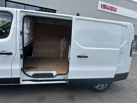 2.0 dCi Blue 30 Business+ Panel Van 5dr Diesel Manual LWB Euro 6 (s/s) (130 ps)