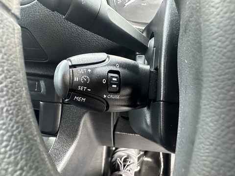 2.0 Turbo D 3100 Pro Panel Van 6dr Diesel Manual L2 H1 Euro 6 (s/s) (145 ps)