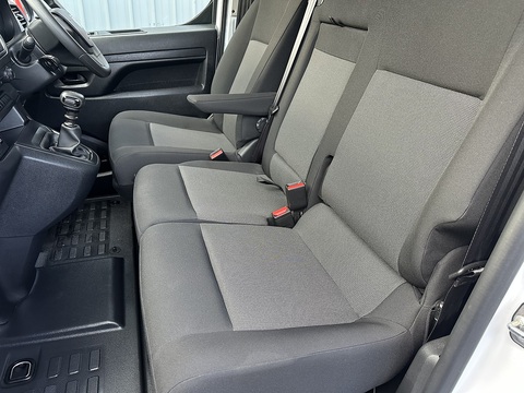 2.0 Turbo D 3100 Pro Panel Van 6dr Diesel Manual L2 H1 Euro 6 (s/s) (145 ps)