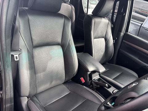 2.8 D-4D Invincible X Pickup Double Cab 4dr Diesel Auto 4WD Euro 6 (s/s) (204 ps)