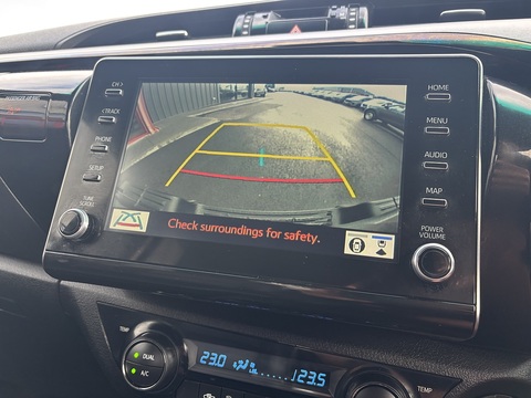 2.8 D-4D Invincible X Pickup Double Cab 4dr Diesel Auto 4WD Euro 6 (s/s) (204 ps)