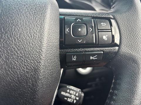 2.8 D-4D Invincible X Pickup Double Cab 4dr Diesel Auto 4WD Euro 6 (s/s) (204 ps)