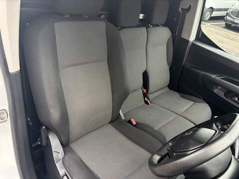 1.5 BlueHDi 950 Professional Premium Long Panel Van 6dr Diesel Manual LWB Euro 6 (100 bhp)