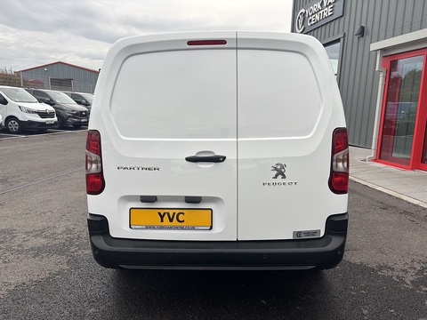 1.5 BlueHDi 950 Professional Premium Long Panel Van 6dr Diesel Manual LWB Euro 6 (100 bhp)