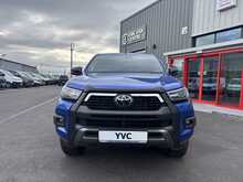 2021 71 TOYOTA HILUX 2.8 INVINCIBLE X 4WD MANUAL EURO 6