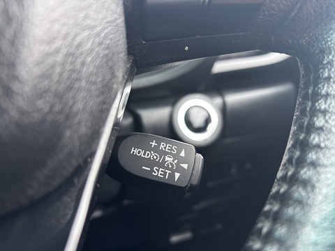 2.8 D-4D Invincible X Pickup Double Cab 4dr Diesel Manual 4WD Euro 6 (s/s) (204 ps)