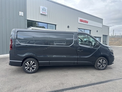 LL30 Blue DCI 150 Extra Sport 2.0 4dr Panel Van Manual Diesel