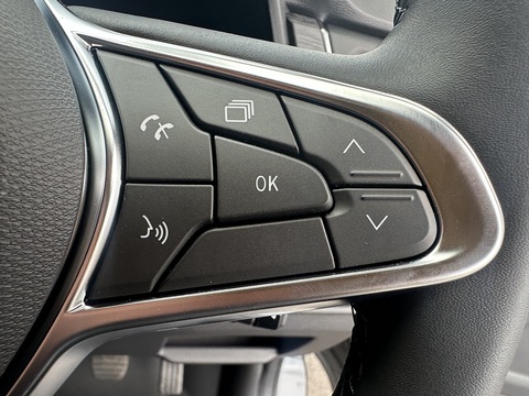 LL30 Blue DCI 150 Extra Sport 2.0 4dr Panel Van Manual Diesel