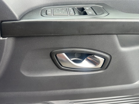 LL30 Blue DCI 150 Extra Sport 2.0 4dr Panel Van Manual Diesel