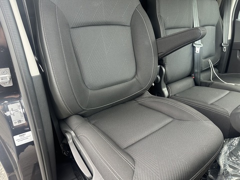 LL30 Blue DCI 150 Extra Sport 2.0 4dr Panel Van Manual Diesel