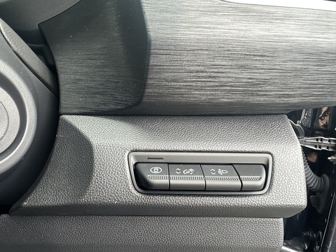 LL30 Blue DCI 150 Extra Sport 2.0 4dr Panel Van Manual Diesel