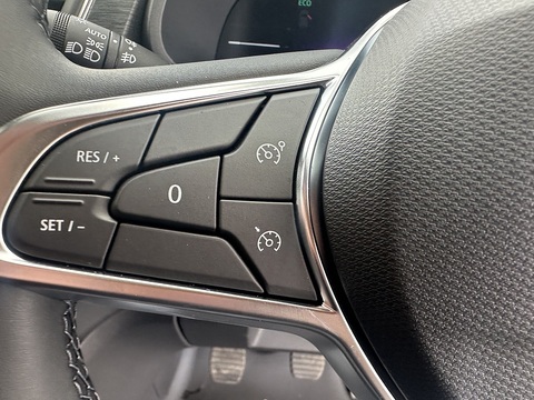 LL30 Blue DCI 150 Extra Sport 2.0 4dr Panel Van Manual Diesel