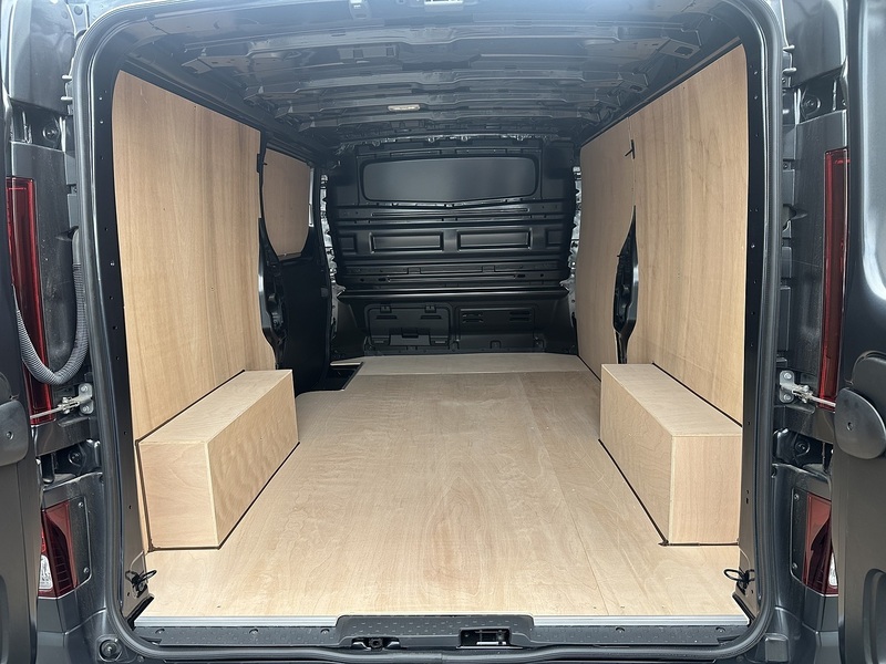 Renault LL30 Blue DCI 150 Extra Sport 2.0 4dr Panel Van Manual Diesel