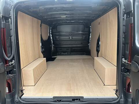 LL30 Blue DCI 150 Extra Sport 2.0 4dr Panel Van Manual Diesel