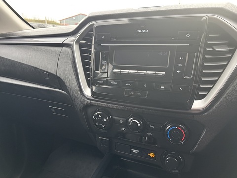 1.9 TD DL20 Pickup Double Cab 4dr Diesel Manual 4WD Euro 6 (s/s) (164 ps)