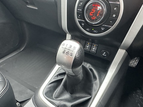 1.9 TD Utah Pickup Double Cab 4dr Diesel Manual 4WD Euro 6 (164 ps)