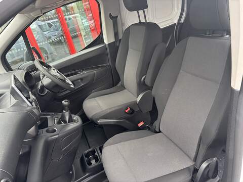 1.5 Turbo D 2300 Sportive Crew Van Double Cab 4dr Diesel Manual L2 Euro 6 (s/s) (100 ps)