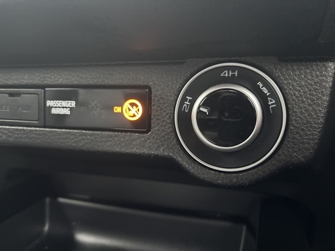 1.9 TD V-Cross Pickup Double Cab 4dr Diesel Auto 4WD Euro 6 (s/s) (164 ps)