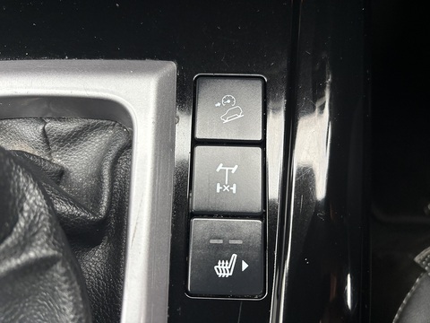 1.9 TD V-Cross Pickup Double Cab 4dr Diesel Auto 4WD Euro 6 (s/s) (164 ps)