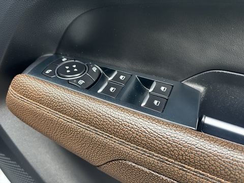 3.0 TDI V6 PanAmericana Pickup Double Cab 4dr Diesel Auto 4Motion Euro 6 (s/s) (240 ps)