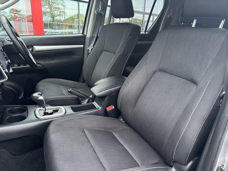 Toyota 2.4 D-4D Icon Pickup Double Cab 4dr Diesel Auto 4WD Euro 6 (s/s) (150 ps)