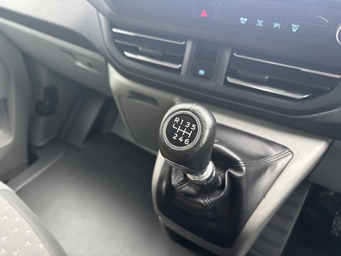 2.0 300 EcoBlue Limited Panel Van 5dr Diesel Manual L2 H1 Euro 6 (s/s) (136 ps)