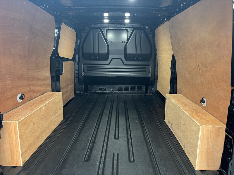 Ford 2.0 300 EcoBlue Limited Panel Van 5dr Diesel Manual L2 H1 Euro 6 (s/s) (136 ps)