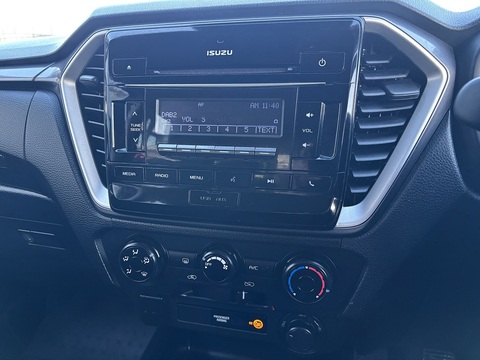 1.9 TD DL20 Pickup Double Cab 4dr Diesel Manual 4WD Euro 6 (s/s) (164 ps)