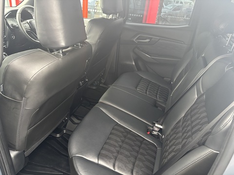 V-CROSS D/C 1.9 5dr Pickup Automatic Diesel