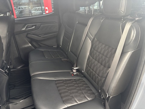 V-CROSS D/C 1.9 5dr Pickup Automatic Diesel