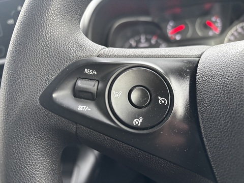 1.5 Turbo D 2300 Edition Crew Van Double Cab 4dr Diesel Manual L2 Euro 6 (s/s) (100 ps)