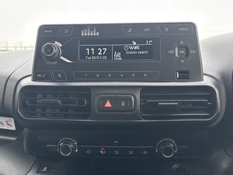 1.5 Turbo D 2300 Edition Crew Van Double Cab 4dr Diesel Manual L2 Euro 6 (s/s) (100 ps)