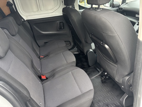 1.5 Turbo D 2300 Edition Crew Van Double Cab 4dr Diesel Manual L2 Euro 6 (s/s) (100 ps)