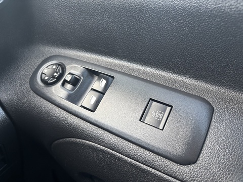 Crew Van 1.5 5dr Panel Van Manual Diesel