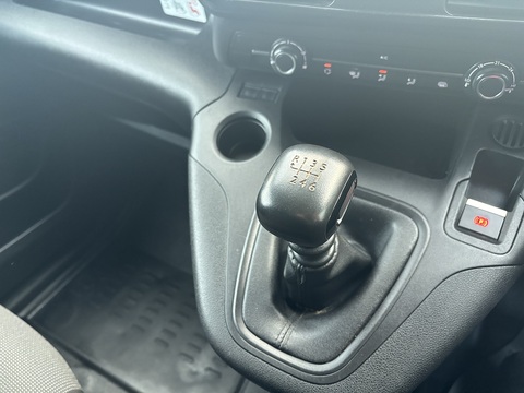 Crew Van 1.5 5dr Panel Van Manual Diesel