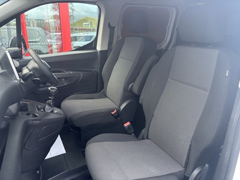 Crew Van 1.5 5dr Panel Van Manual Diesel