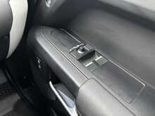 2024 74 LAND ROVER DEFENDER 90 3.0 D250 AUTO HARD TOP COMMERCIAL 250PS