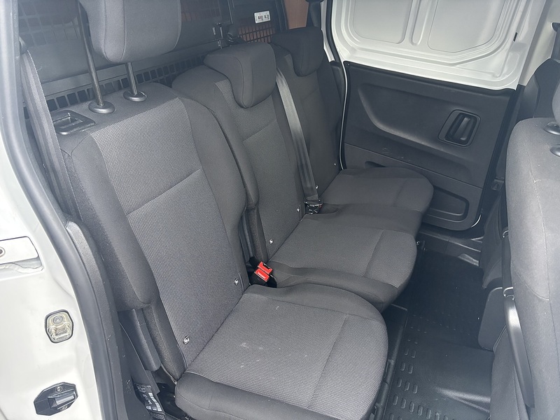 Vauxhall 1.5 Turbo D 2300 Sportive Crew Van Double Cab 4dr Diesel Manual L2 Euro 6 (s/s) (100 ps)