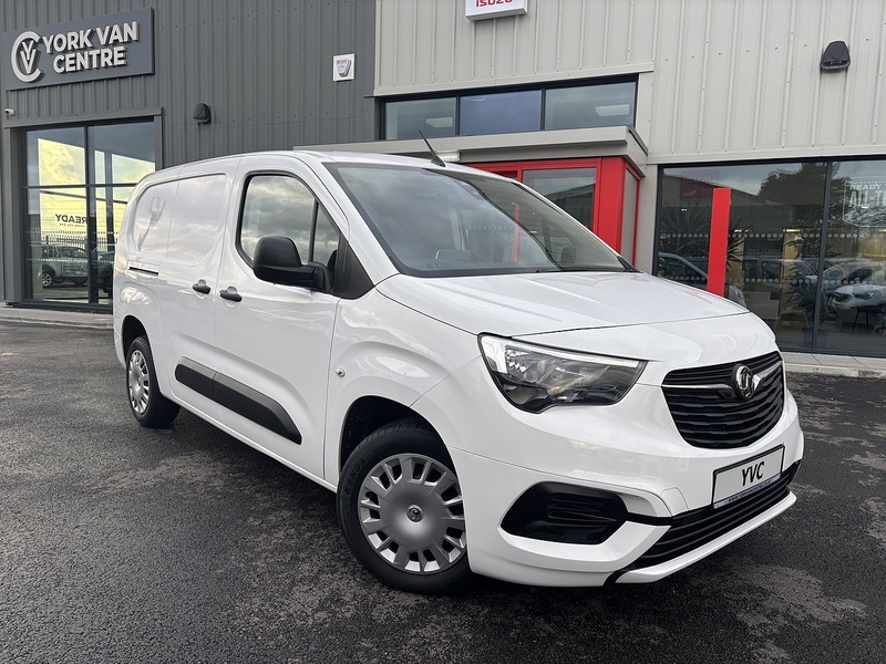 Vauxhall 1.5 Turbo D 2300 Sportive Crew Van Double Cab 4dr Diesel Manual L2 Euro 6 (s/s) (100 ps)