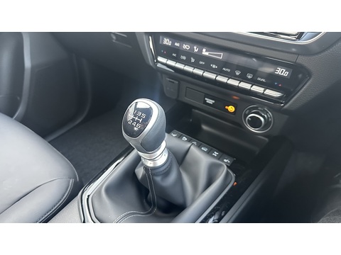 DL40 D/C 1.9 4dr PICKUP MANUAL DIESEL