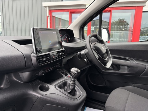 1.5 BlueHDi 1000 Professional Premium Standard Panel Van 5dr Diesel Manual SWB Euro 6 (100 bhp)