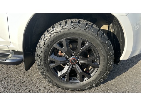 1.9 TD V-Cross Pickup Double Cab 4dr Diesel Auto 4WD Euro 6 (s/s) (164 ps)