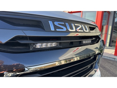 1.9 TD V-Cross Pickup Double Cab 4dr Diesel Auto 4WD Euro 6 (s/s) (164 ps)