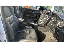 2023 73 ISUZU DMAX V CROSS AUTO IN PEARL WHITE